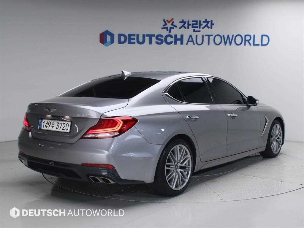 Genesis G70 - Vista 3