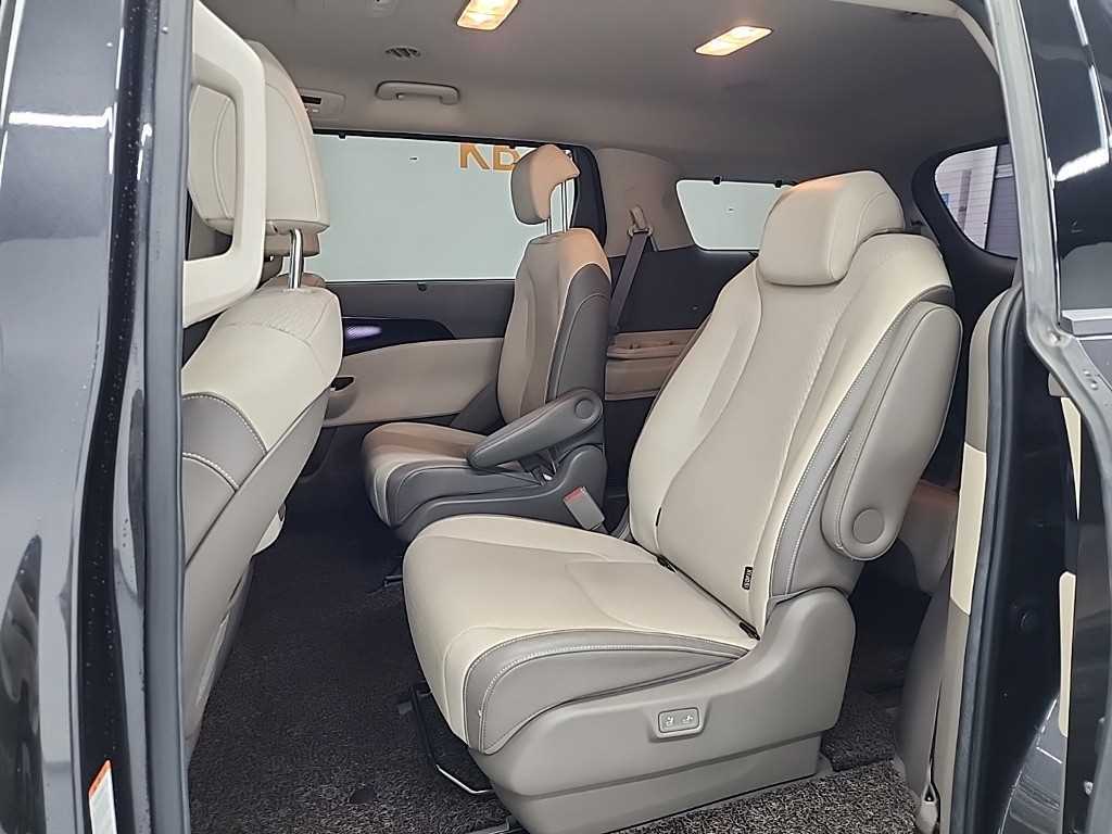KIA Carnival - Vista 12