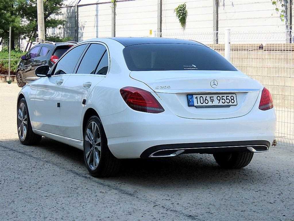 Mercedes Benz C Class - Vista 3