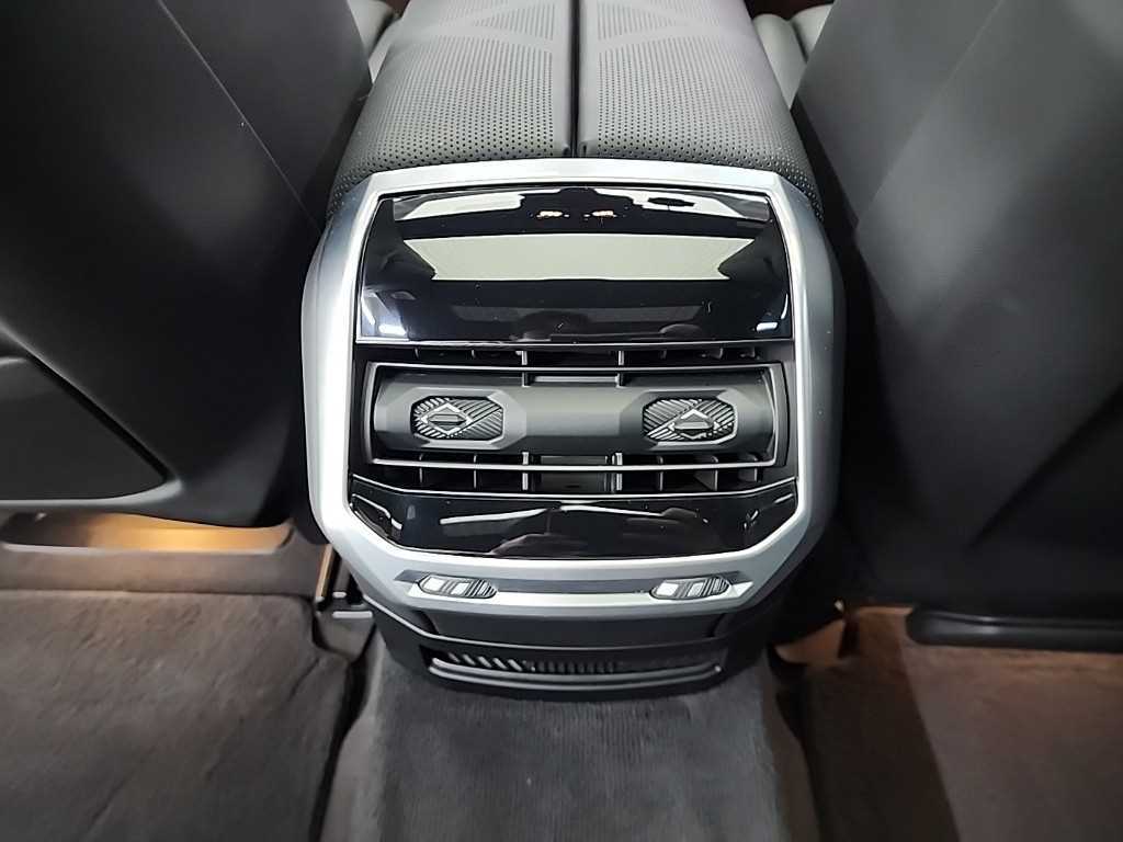 BMW i7 2024 Negro - Importación desde Corea - HF Imports Iquique - Foto 13