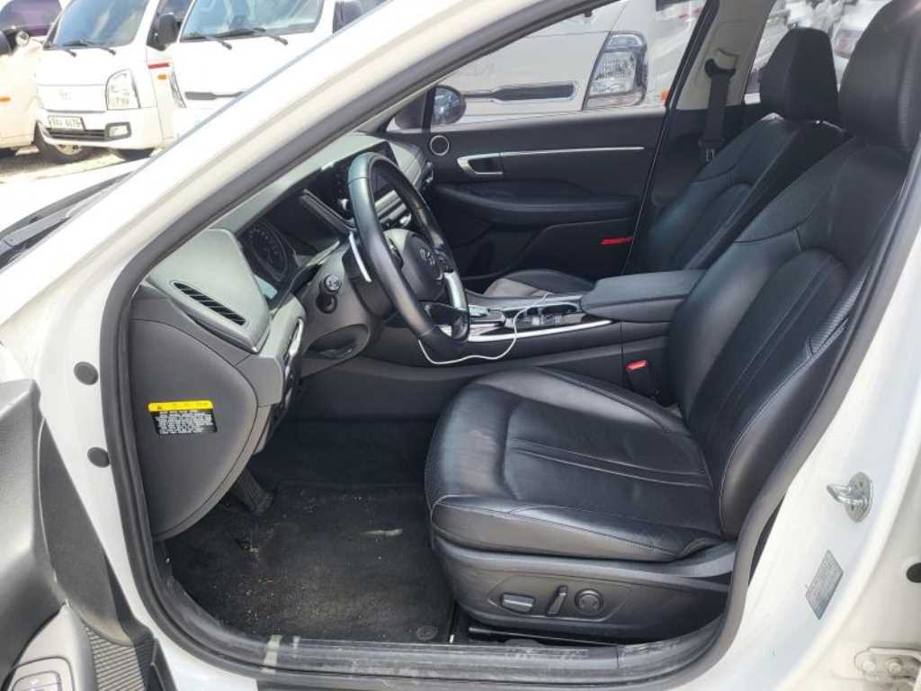 HYUNDAI Sonata - Vista 12