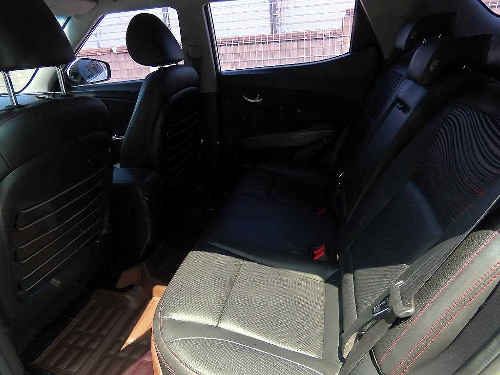 Ssangyong Tivoli - Vista 6