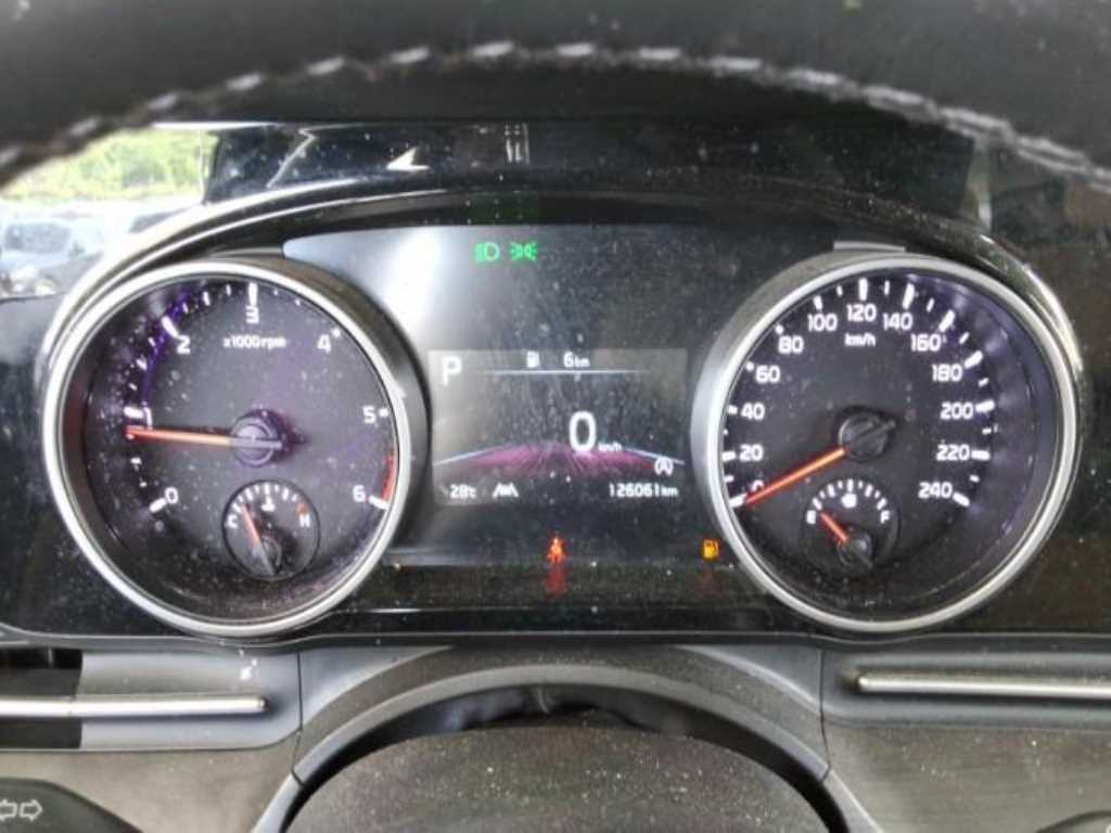 KIA Carnival - Vista 5