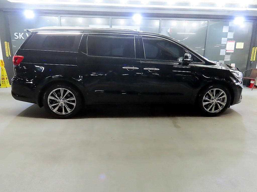 KIA Carnival - Vista 3