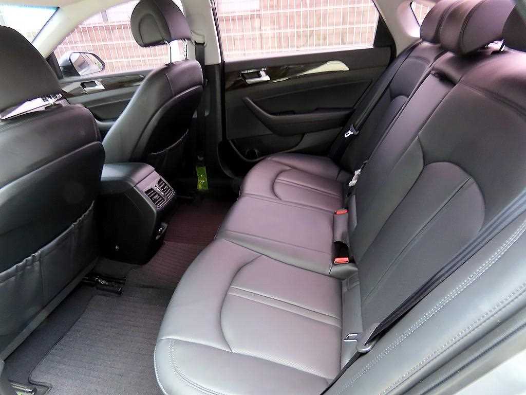 HYUNDAI Sonata - Vista 6