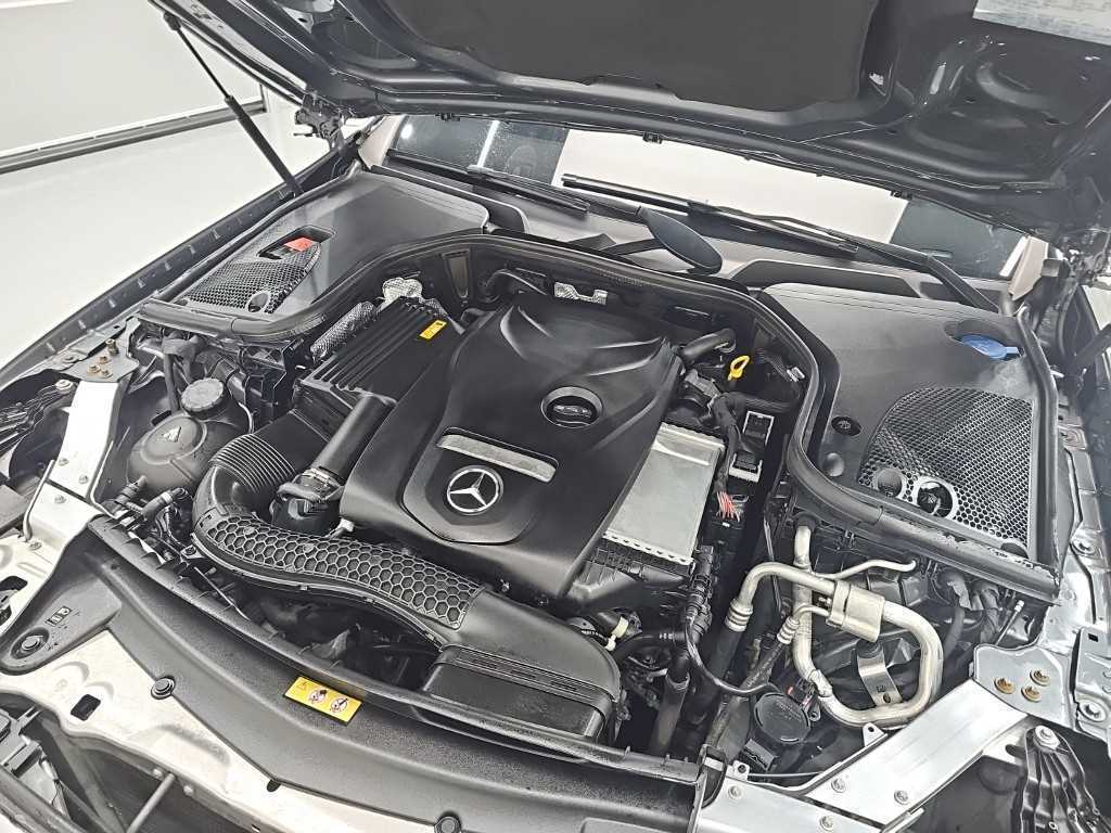 Mercedes Benz E class - Vista 5
