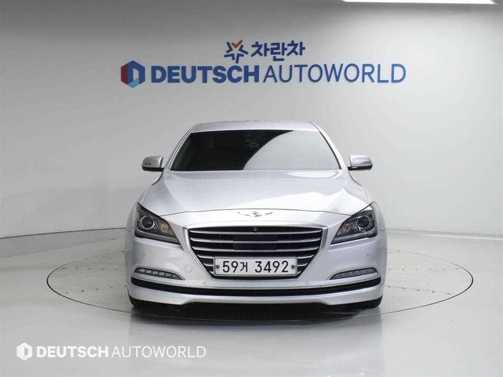 HYUNDAI Genesis - Vista 3