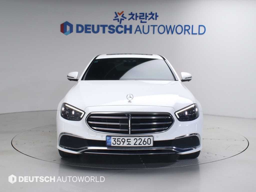 Mercedes Benz E class - Vista 3
