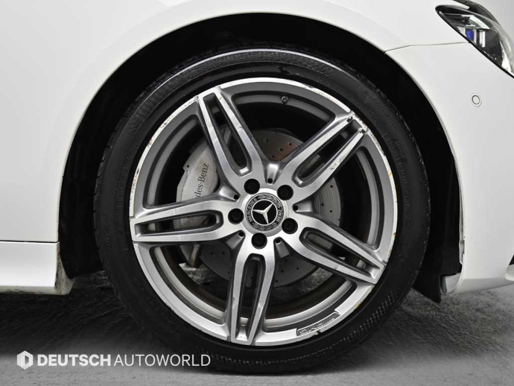Mercedes Benz E class - Vista 5