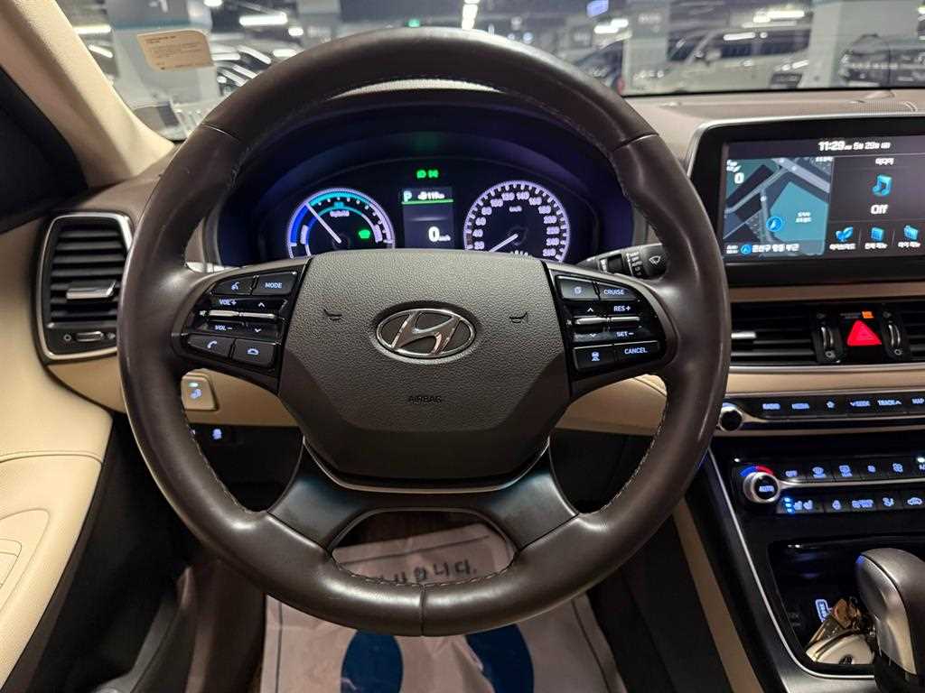 HYUNDAI Grandeur - Vista 8