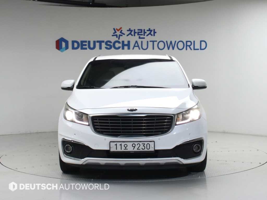 KIA Carnival - Vista 3