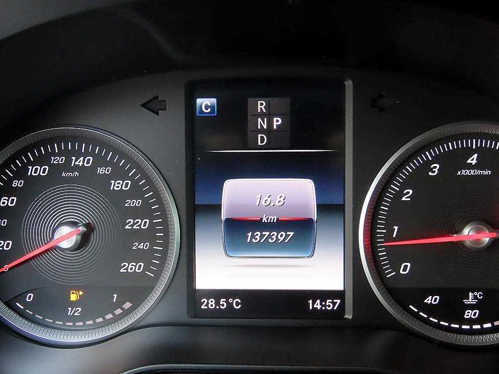 Mercedes Benz GLC Class - Vista 9