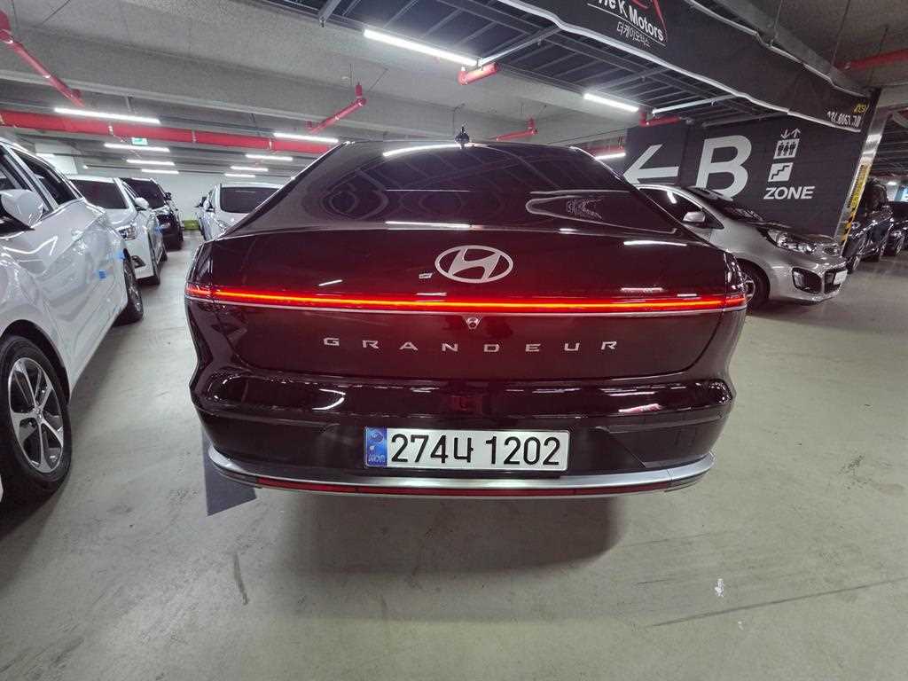HYUNDAI Grandeur - Vista 5