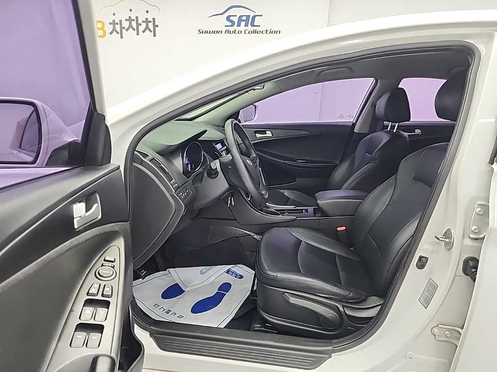 HYUNDAI Sonata - Vista 11