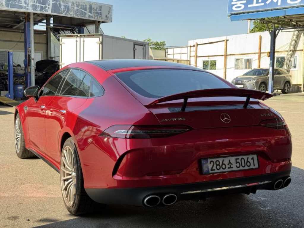 Mercedes Benz AMG GT - Vista 3