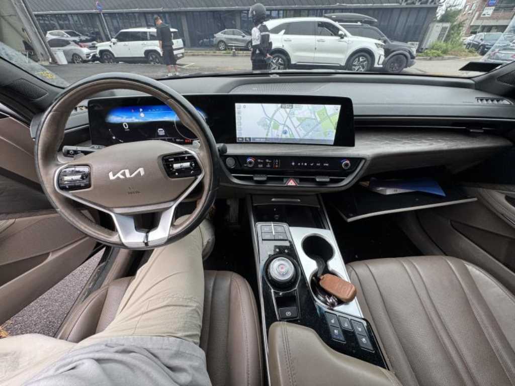KIA K8 - Vista 10