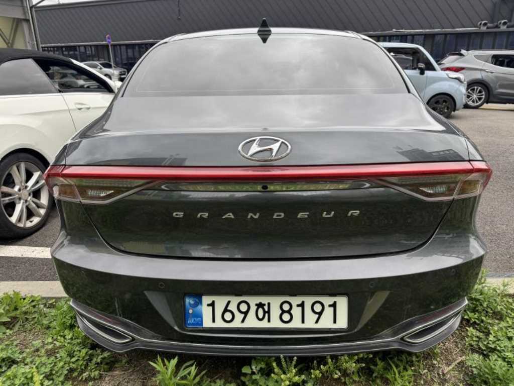 HYUNDAI Grandeur - Vista 4