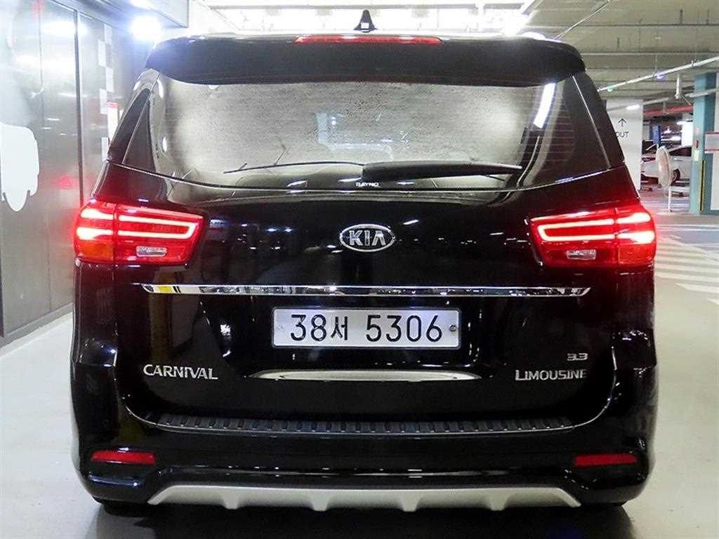 KIA Carnival - Vista 5