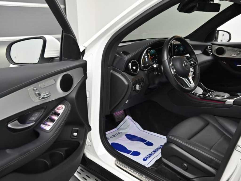 Mercedes Benz GLC Class - Vista 11