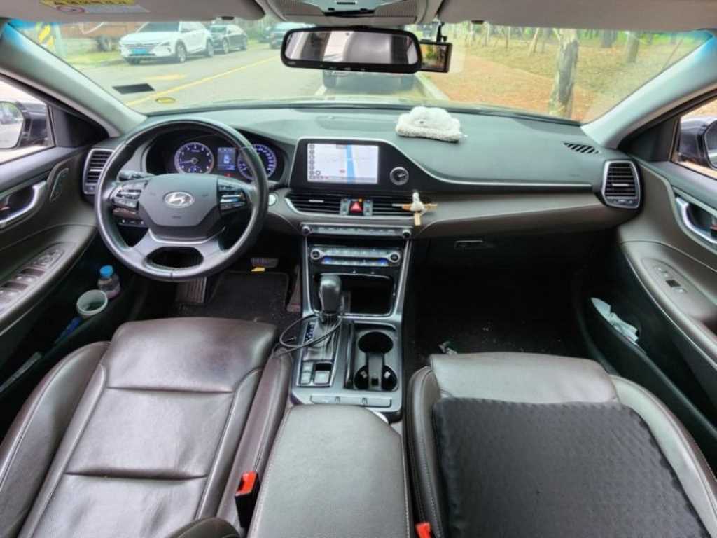 HYUNDAI Grandeur - Vista 4