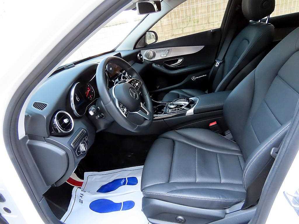 Mercedes Benz C Class - Vista 5