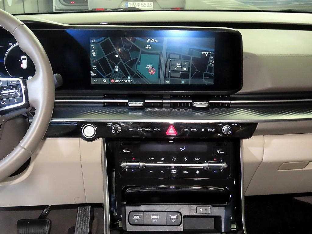 KIA Carnival - Vista 10