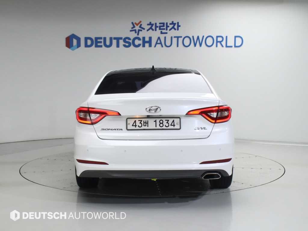 HYUNDAI Sonata - Vista 4