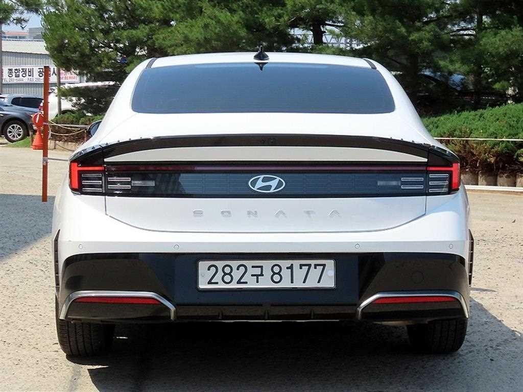 HYUNDAI Sonata - Vista 4