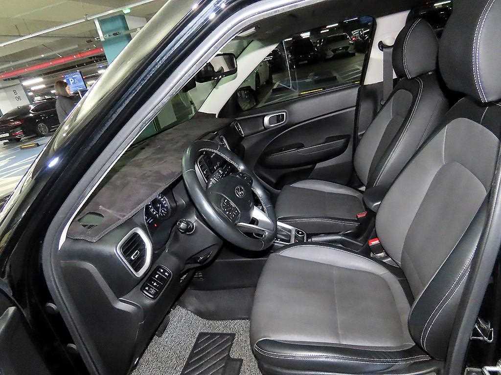 HYUNDAI Venue - Vista 6