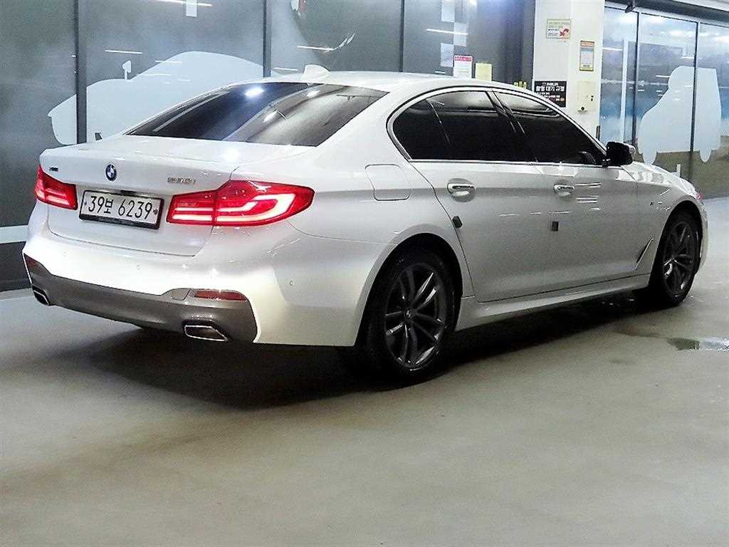 BMW 5 Series - Vista 4
