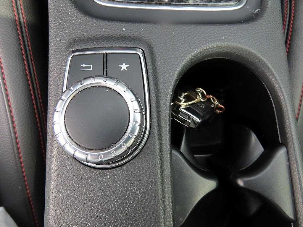 Mercedes Benz GLA Class - Vista 11