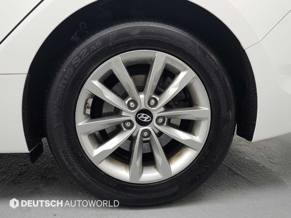 HYUNDAI i40 - Vista 5