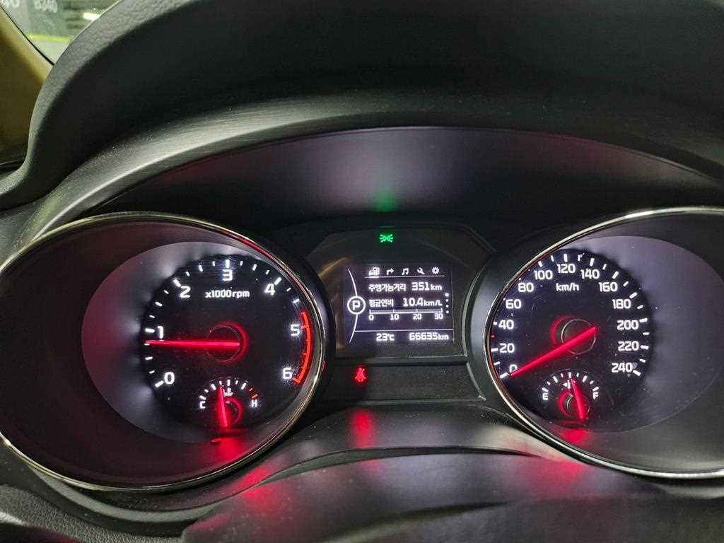 KIA Carnival - Vista 10