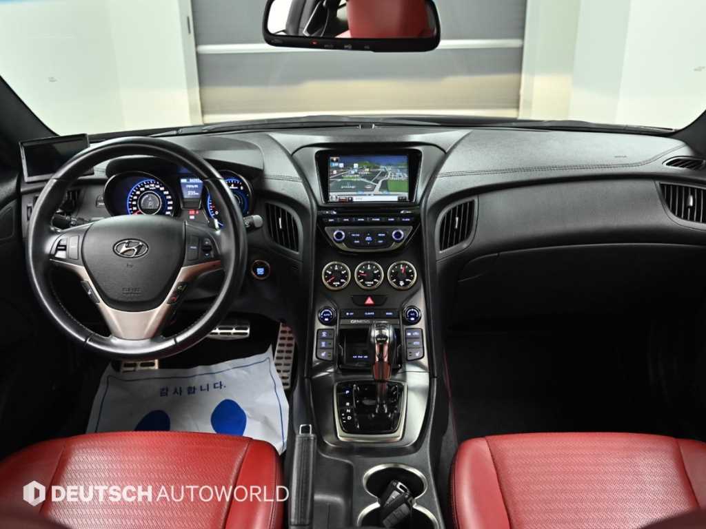 HYUNDAI Genesis - Vista 7