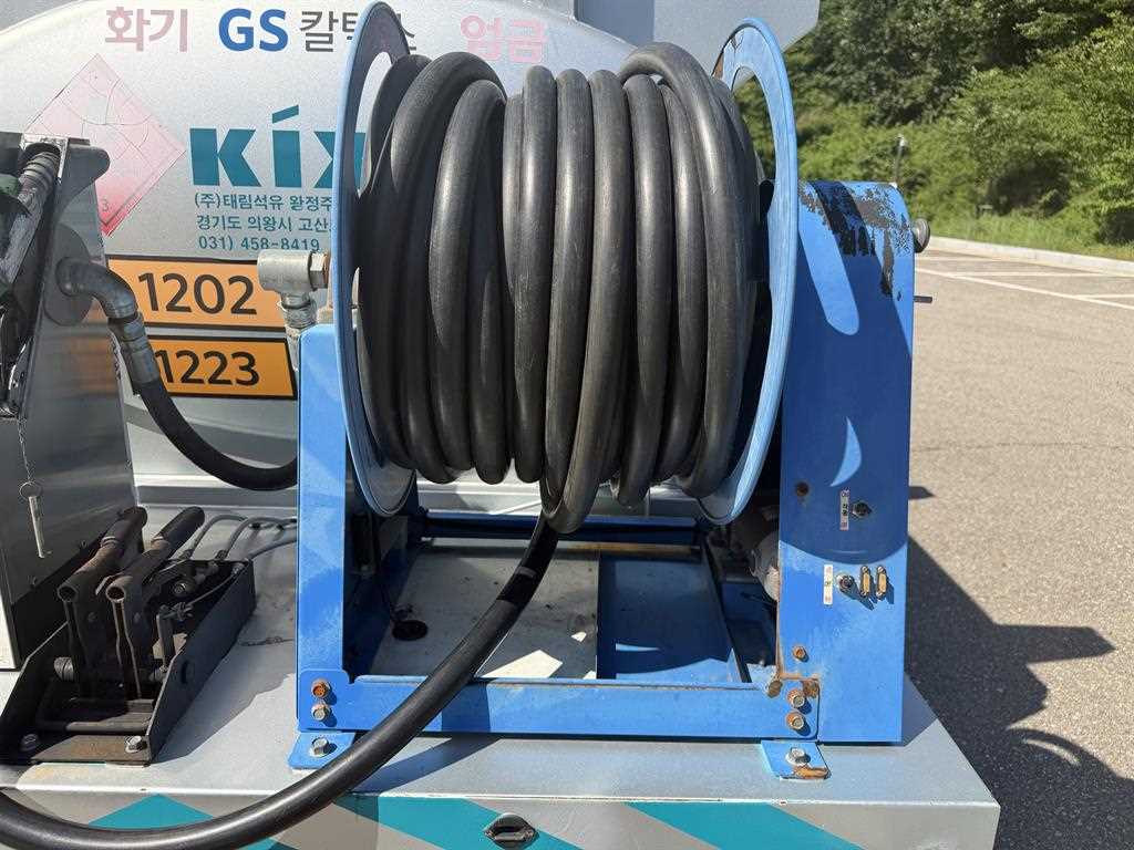 Small Truck Rori (an oil tank/Moving Gas/Home) - Vista 10