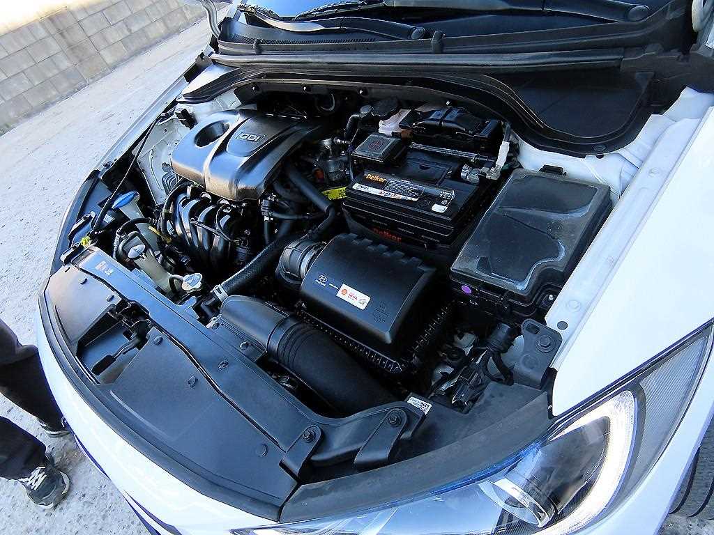 HYUNDAI Avante 2017 Blanco - Importación desde Corea - HF Imports Iquique - Foto 18