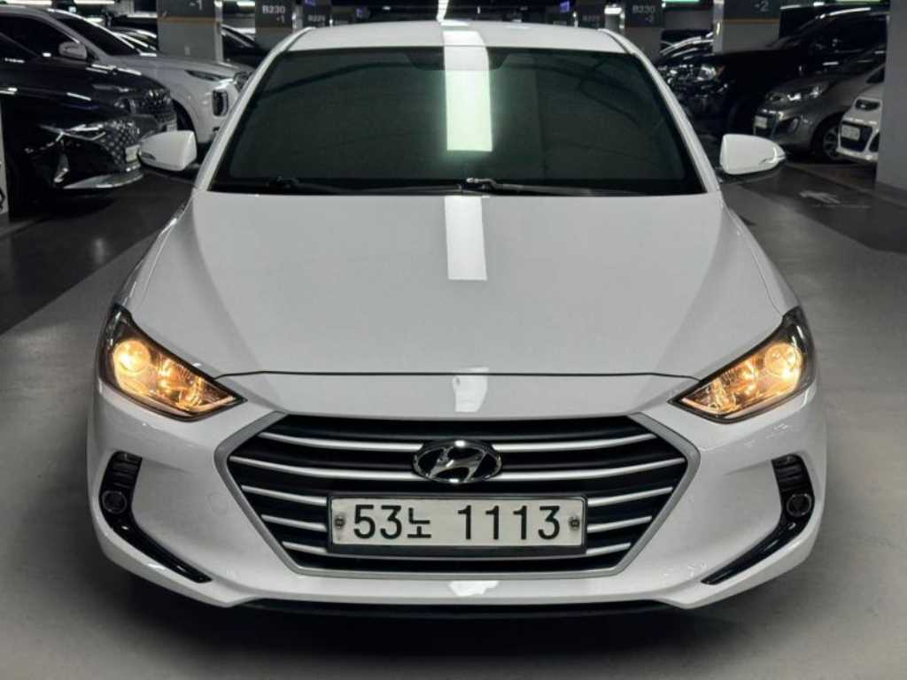 HYUNDAI Avante - Vista 2