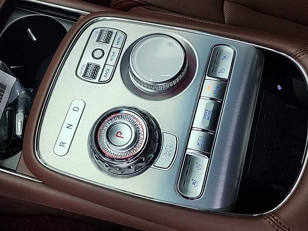 Genesis G90 - Vista 8