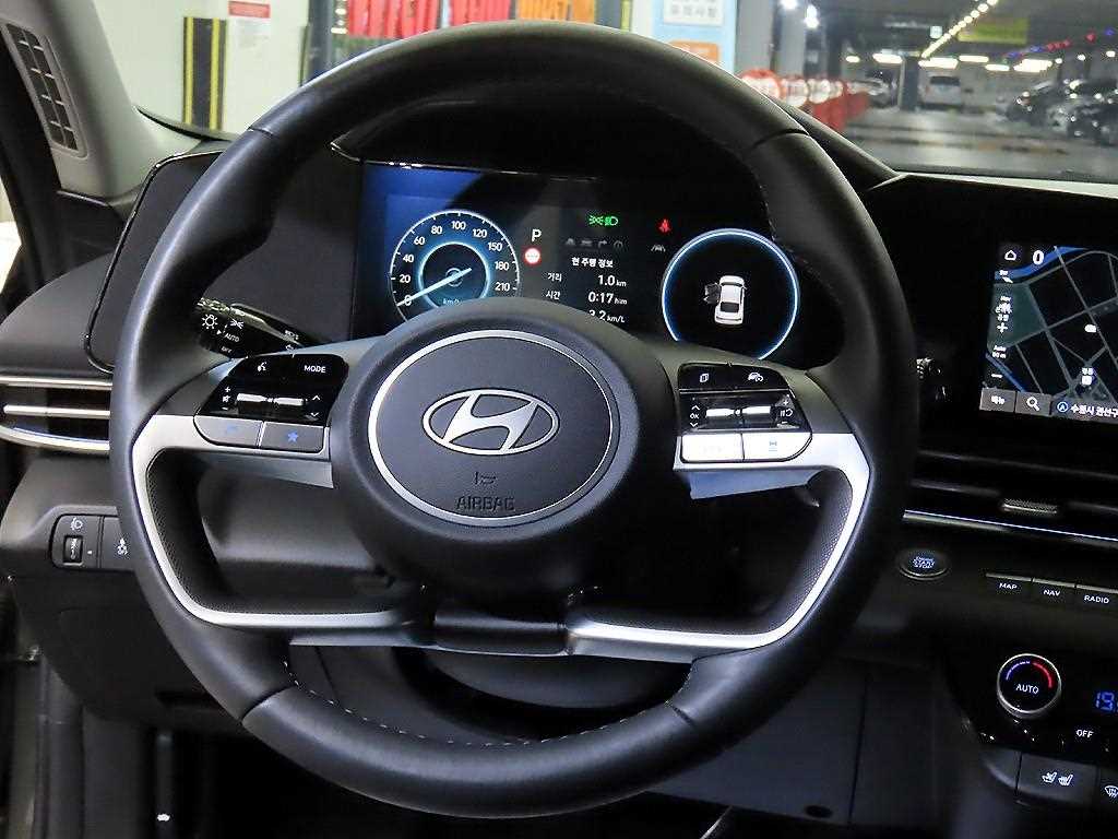 HYUNDAI Avante - Vista 8