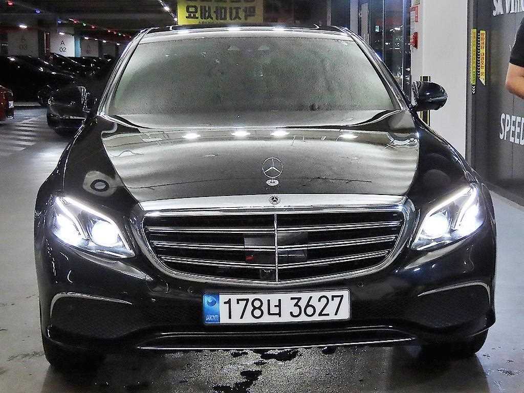 Mercedes Benz E class - Vista 2