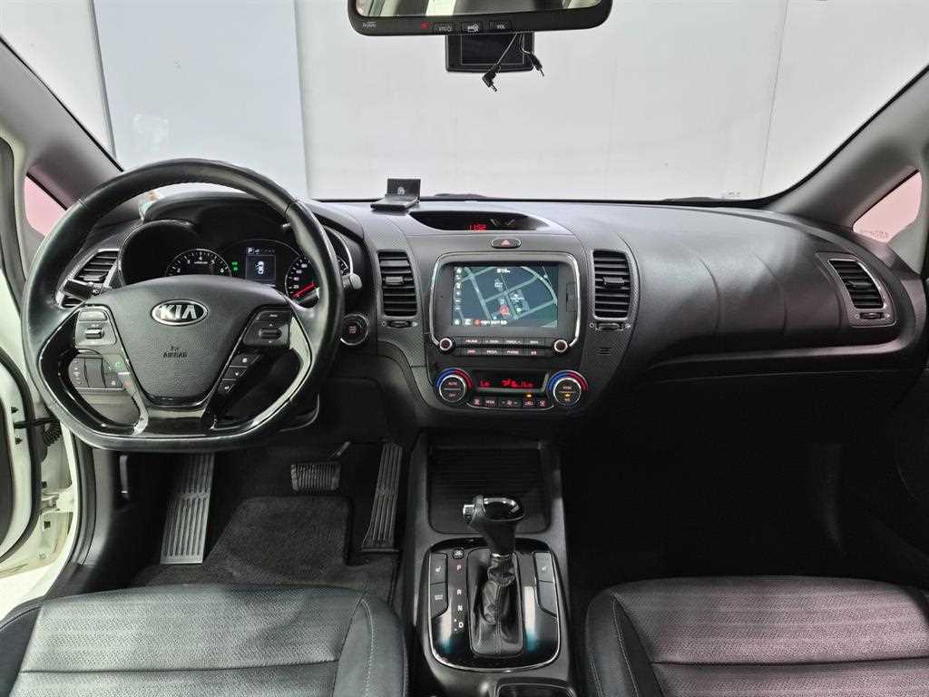 KIA K3 - Vista 6