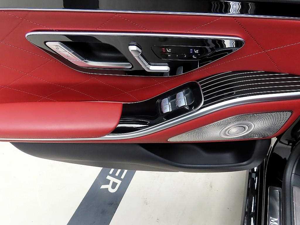 Mercedes Benz S Class - Vista 12