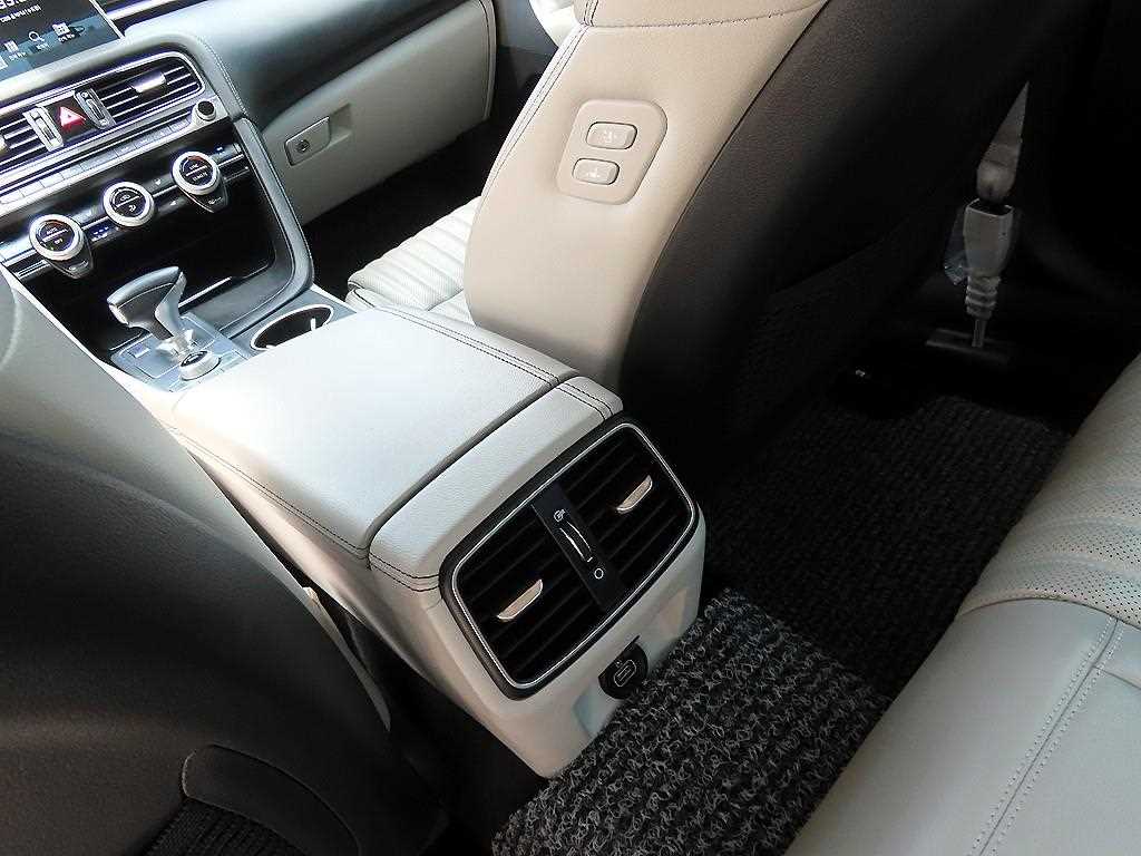 Genesis G70 2018 Blanco - Importación desde Corea - HF Imports Iquique - Foto 18