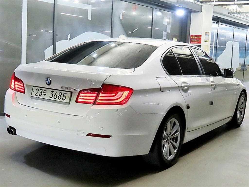 BMW 5 Series - Vista 4