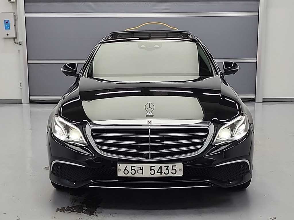 Mercedes Benz E class - Vista 3