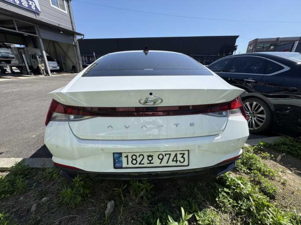 HYUNDAI Avante - Vista 4
