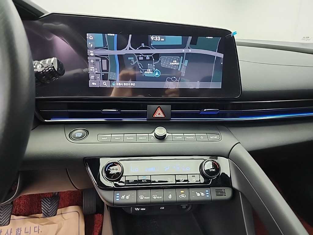 HYUNDAI Avante - Vista 10