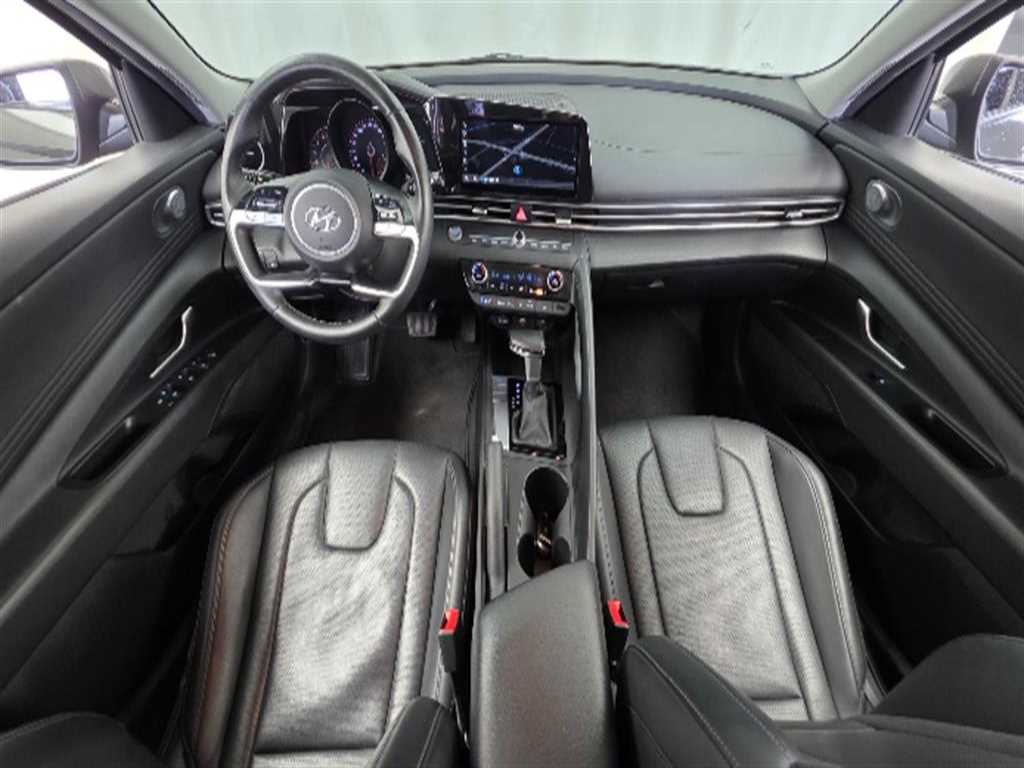 HYUNDAI Avante - Vista 7