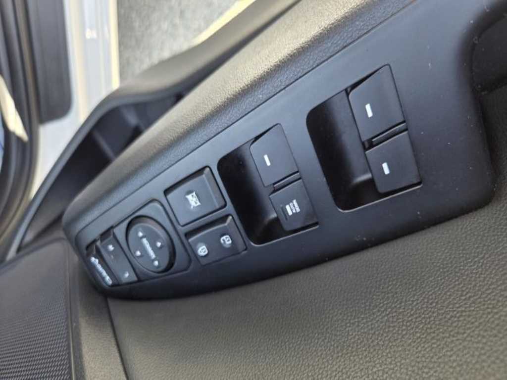 HYUNDAI Avante - Vista 8
