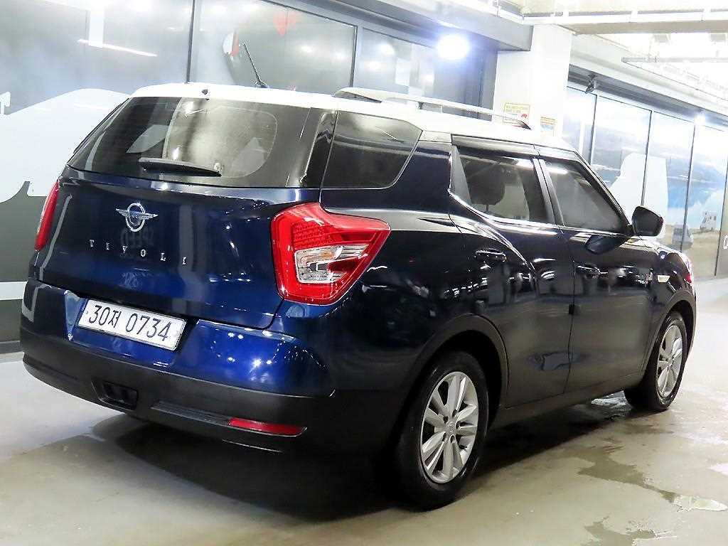 Ssangyong Tivoli - Vista 4